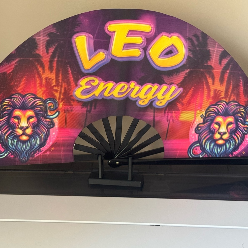 Leo Energy Clack Fan with Lion Design